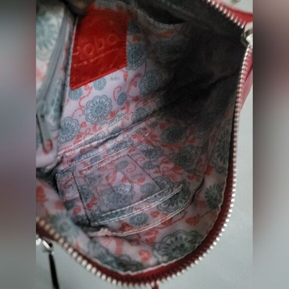 Red Smooth Leather Crossbody 10x7 Double Zip Distressed Bag Hobo International - Picture 9 of 9